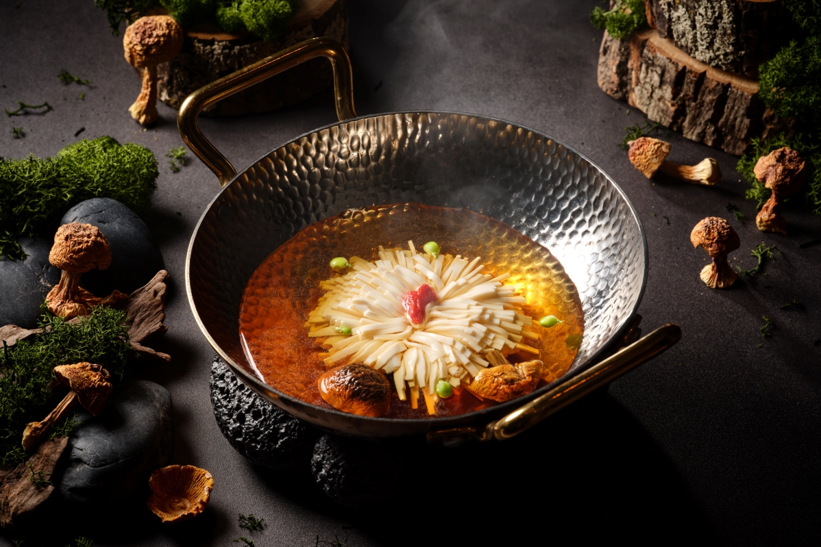 Chef_Hsueh_-_Dried_Agaricus_Brazil_Mushroom_Soup_with_Bean_Curd_巴西蘑菇菊花豆腐汤_1200x800px image Plant-based Royalty
